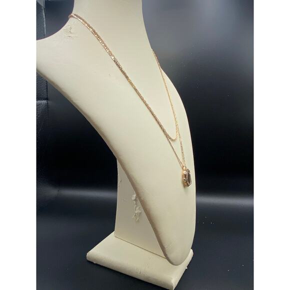 Vintage-Style Double-Layer Gold-Tone Locket Necklace - Picture 5 of 10